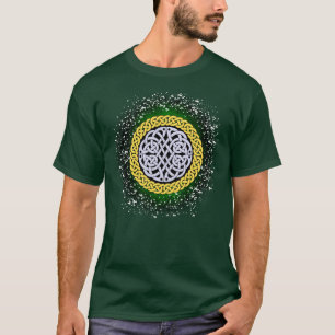 Celtic/Irish/Scottish/Viking braided knot, green T-Shirt