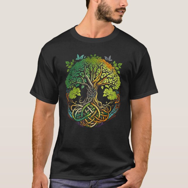 Celtic knot tree life or Gaelic knotwork Oak of li T-Shirt (Front)