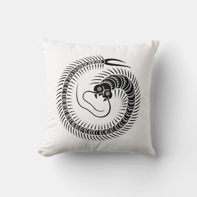 Centipede circle cushion (Front)