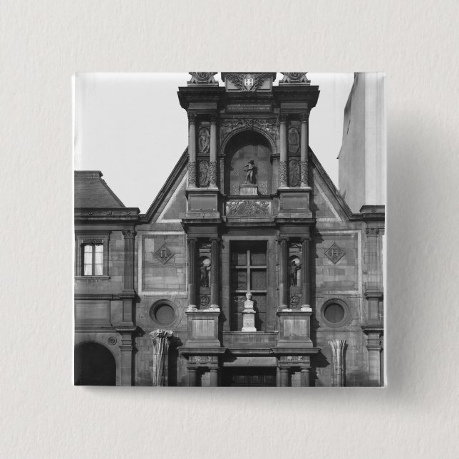 Central part of the main fa�ade 15 cm square badge (Front)