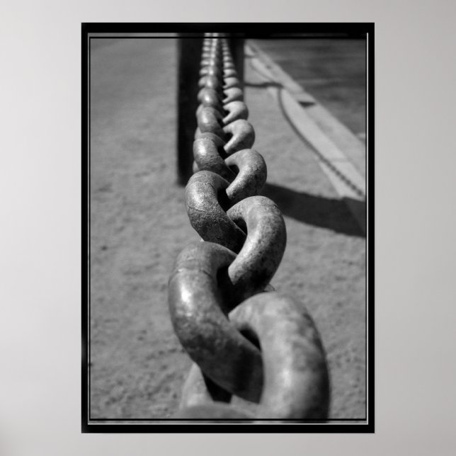Chain in black and white poster (Front)