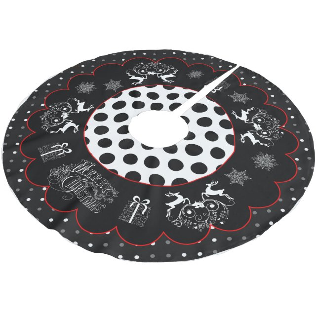 Chalkboard Christmas and Polka Dots Tree skirt (Angled)