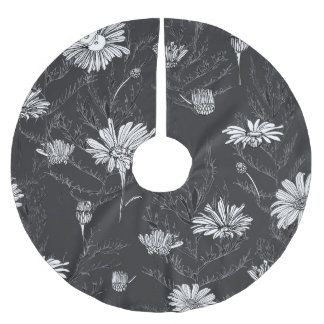 Chamomile Black Pen: Floral Sketch. Brushed Polyester Tree Skirt