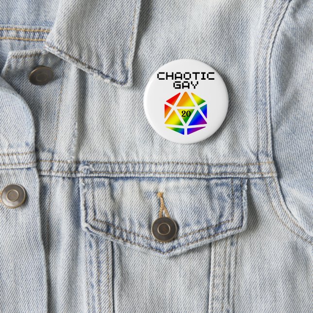 Chaotic Gay D20 – LGBTQ+ Pride DND 6 Cm Round Badge (In Situ)