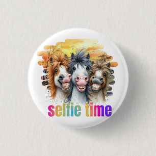 Chapas horse meme – funny horses on a selfie 3 cm round badge