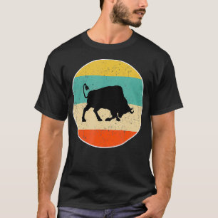 Charging Bull Retro Gift T-Shirt