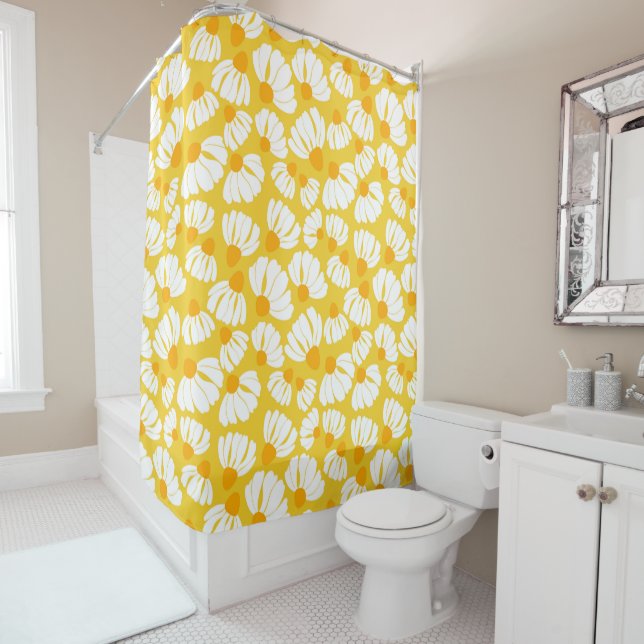 Cheerful daisy shower curtain (In Situ)