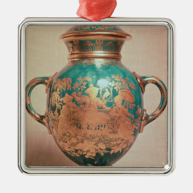 Chelsea vase and lid with gilt chinoiserie metal tree decoration (Front)