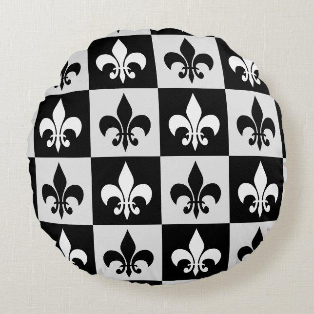 Chequered Black White Fleur-De-Lis Pattern  Round Cushion (Front)