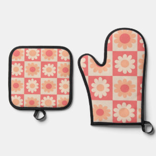 Chequered Groovy Peach Fuzz Retro Flowers Pattern Oven Mitt & Pot Holder Set