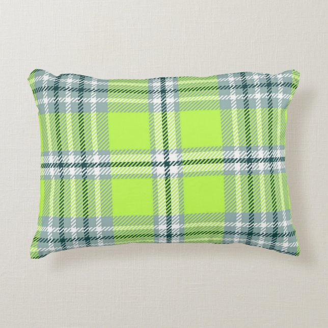 Chequered pattern decorative cushion (Front)