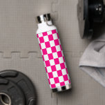 Chequered squares hot pink white geometric retro water bottle<br><div class="desc">Chequered squares hot pink white geometric retro pattern Water Bottle. Practical gift for active lady. Cool retro chequered geometric square pattern. Vintage tile white and hot pink modern chequered.</div>