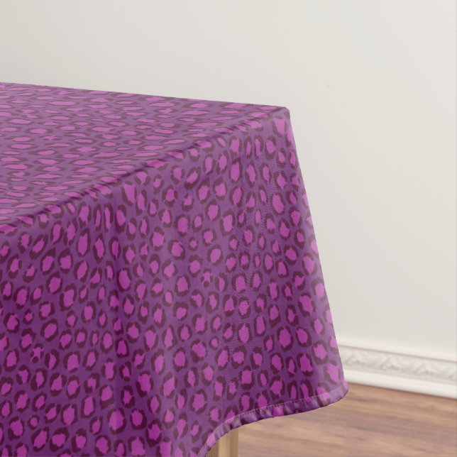 Chic bold purple white cheetah print pattern tablecloth (In Situ)