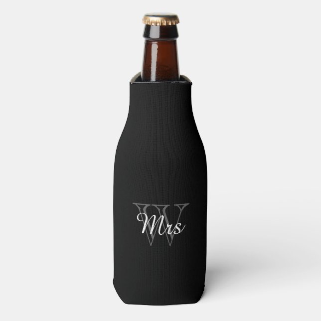 CHIC CAN COOLER_"Mrs" MONOGRAM Bottle Cooler (Bottle Front)