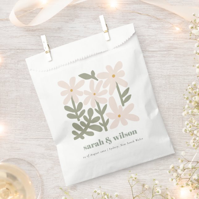 Chic Dusky Blush Retro Minimal Floral Wedding Favour Bag (Clipped)
