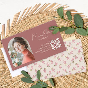 Chic Flowers Elegant Simple Minimal QR Code Business Card