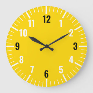 Chic Gold Analogue Clock With Numbers