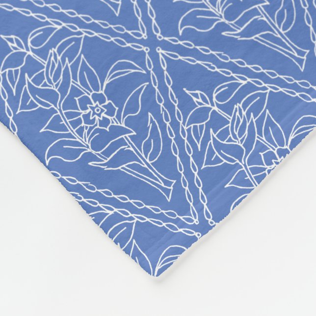 Chic Periwinkle Blue Floral Diamond Pattern Fleece Blanket (Corner)