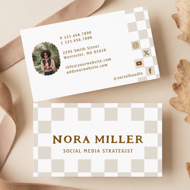 Chic Retro Checkered Pattern Content Creator Photo Business Card (Chic Retro Checkered Pattern Content Creator Photo Business Card)