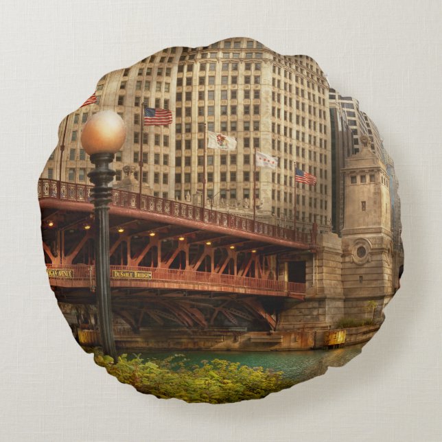 Chicago, IL - DuSable Bridge built in 1920 Round Cushion (Back)