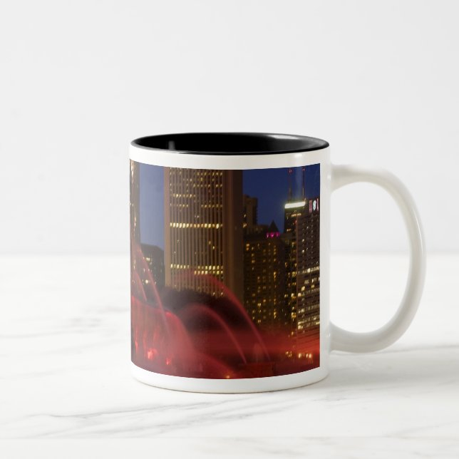 Chicago, Illinois, Buckingham Fountain Two-Tone Coffee Mug (Right)