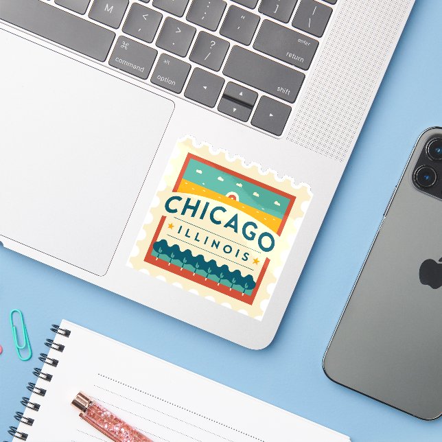 Chicago Illinois Vintage Design (Laptop w/ iPhone)
