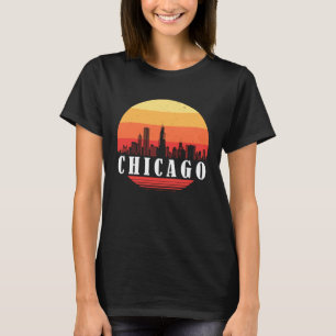 Chicago Skyline Sunset in Retro Vintage Style T-Shirt
