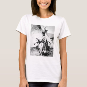 'Chief Looking Glass', c.1875 (b/w photo) T-Shirt