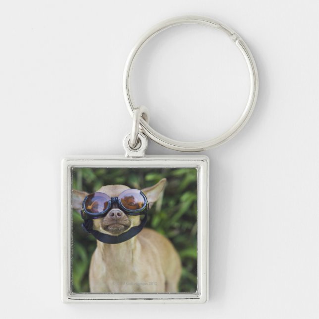 Chihuahua wearing goggles key ring (Front)
