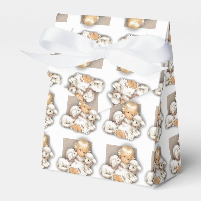 Child with lamb favour box (Front Side)