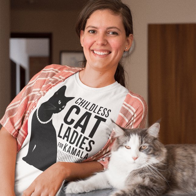 Childless Cat Ladies for Kamala harris T-Shirt (Creator Uploaded)