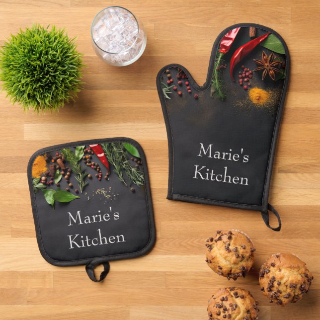 Chilis and Spices Oven Mitt & Pot Holder Set (Top Down)
