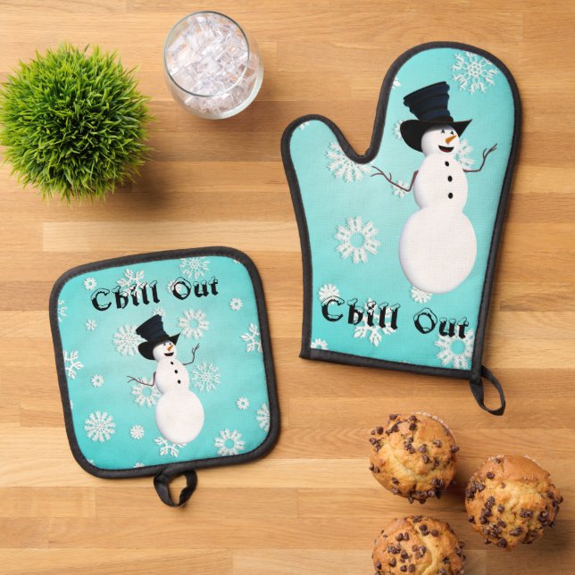 Chill Out Oven Mitt & Pot Holder Set (Top Down)
