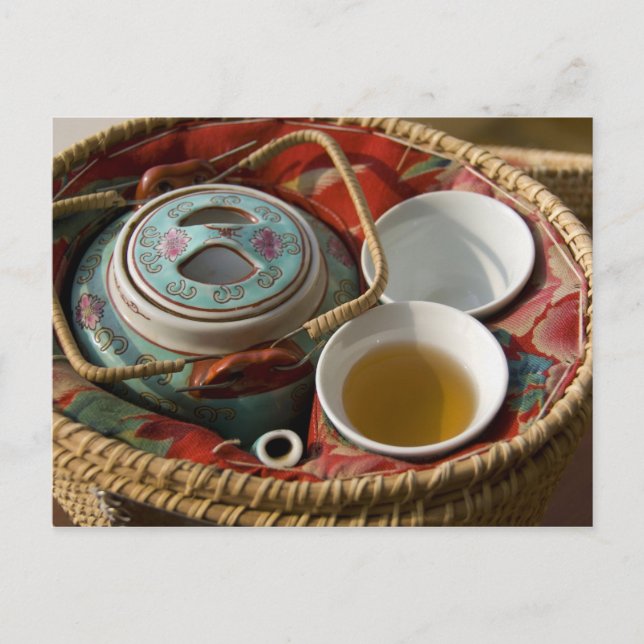 China, Hong Kong. Traditional Chinese teapot & 3 Postcard (Front)