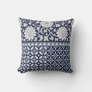 Chinese Elegance: Seamless Ornament Cushion