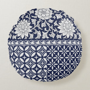 Chinese Elegance: Seamless Ornament Round Cushion