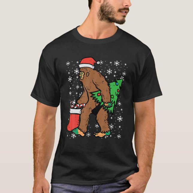 Christmas Bigfoot Santa Funny Xmas Sasquatch Men W T-Shirt (Front)