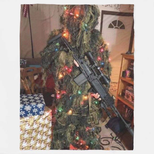 CHRISTMAS CAMO FLEECE BLANKET (Front)