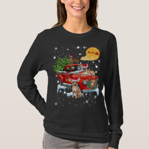 Christmas Chihuahua Dog With Vintage Red Truck Fun T-Shirt
