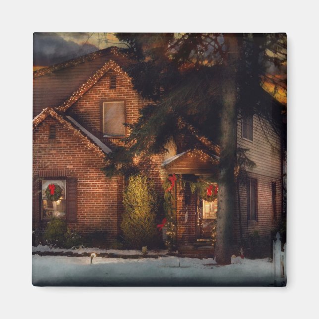 Christmas - Gingerbread House Magnet (Front)