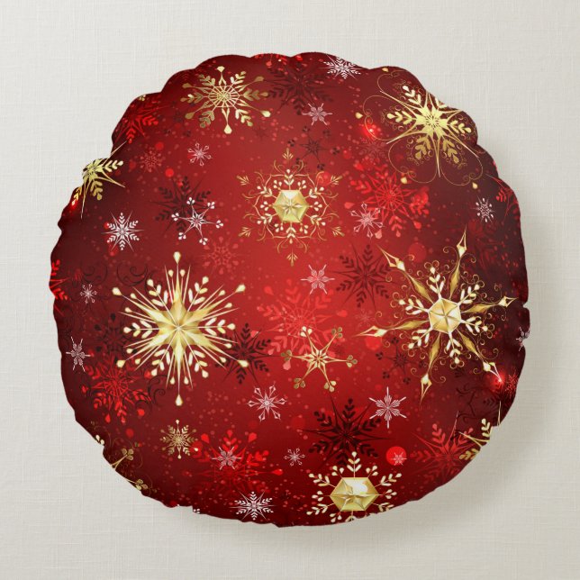 Christmas Golden Snowflakes on Red Background Round Cushion (Front)