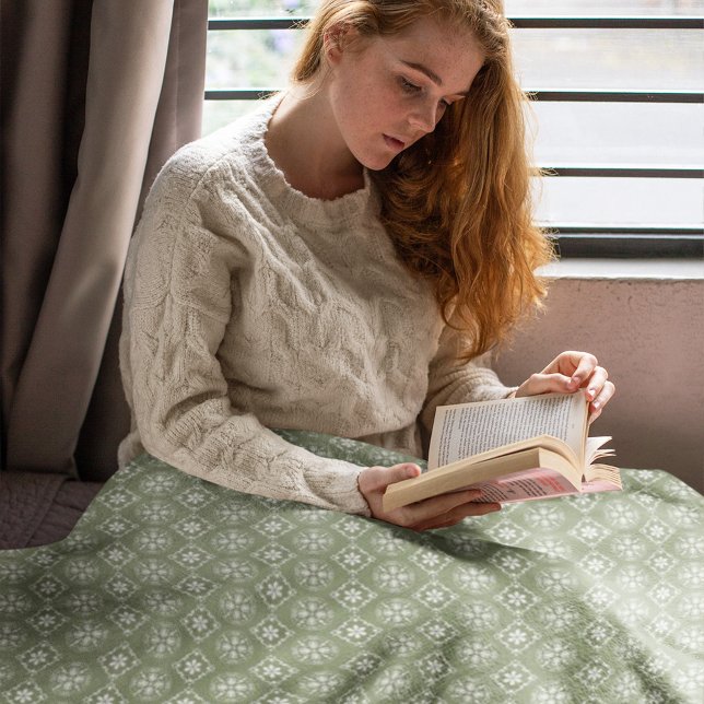 Christmas Green Holiday Snowflake Elegant Pattern Fleece Blanket (Creator Uploaded)