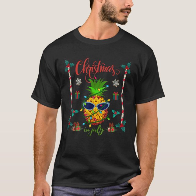 Christmas In July Pineapple Xmas Tree Summer Vacat T-Shirt (Front)