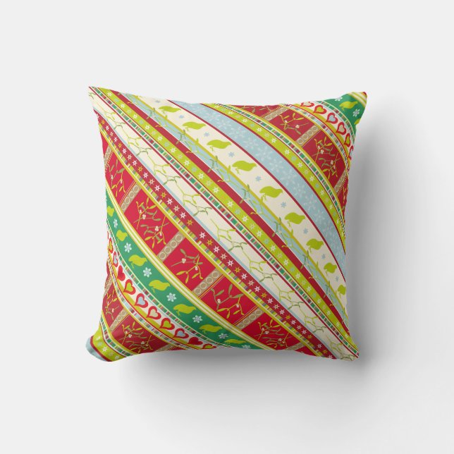 Christmas patterned red & green pillow (Front)