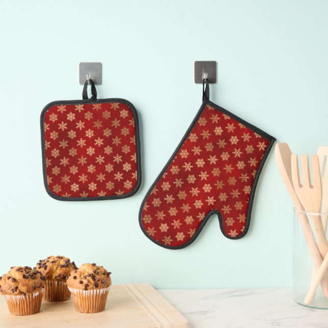 Christmas Red Gold Snowflakes Illustration Oven Mitt & Pot Holder Set (Insitu(Hanging))