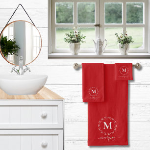 Christmas Red   White Botanical Wreath Monogram Bath Towel Set