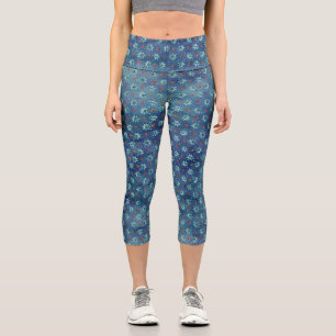 Christmas Snowflakes Pattern Capri Leggings