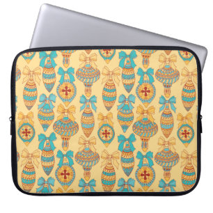 Christmas vintage pattern. Seamless pattern with C Laptop Sleeve