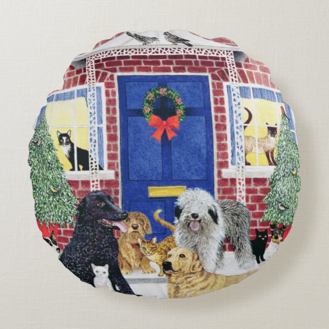 Christmas Warmth Round Cushion (Front)