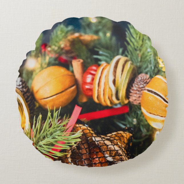 Christmas wreath round cushion (Front)